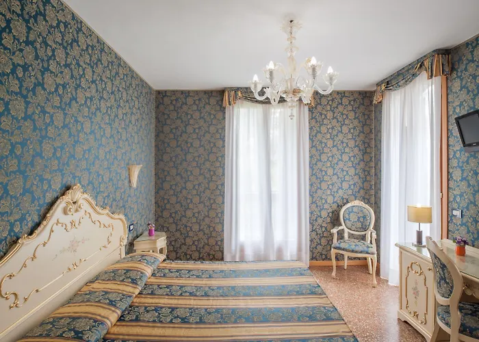 Il Mercante Di מלון