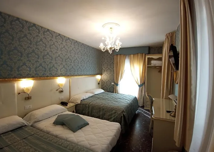 Il Mercante Di מלון 3*