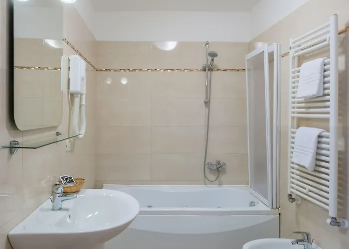 Il Mercante Di מלון 3*